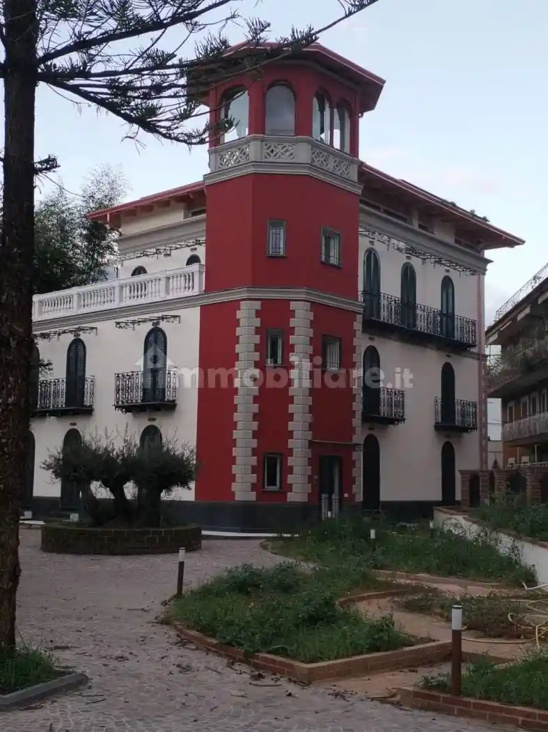 Palazzo - Edificio in vendita a Formia