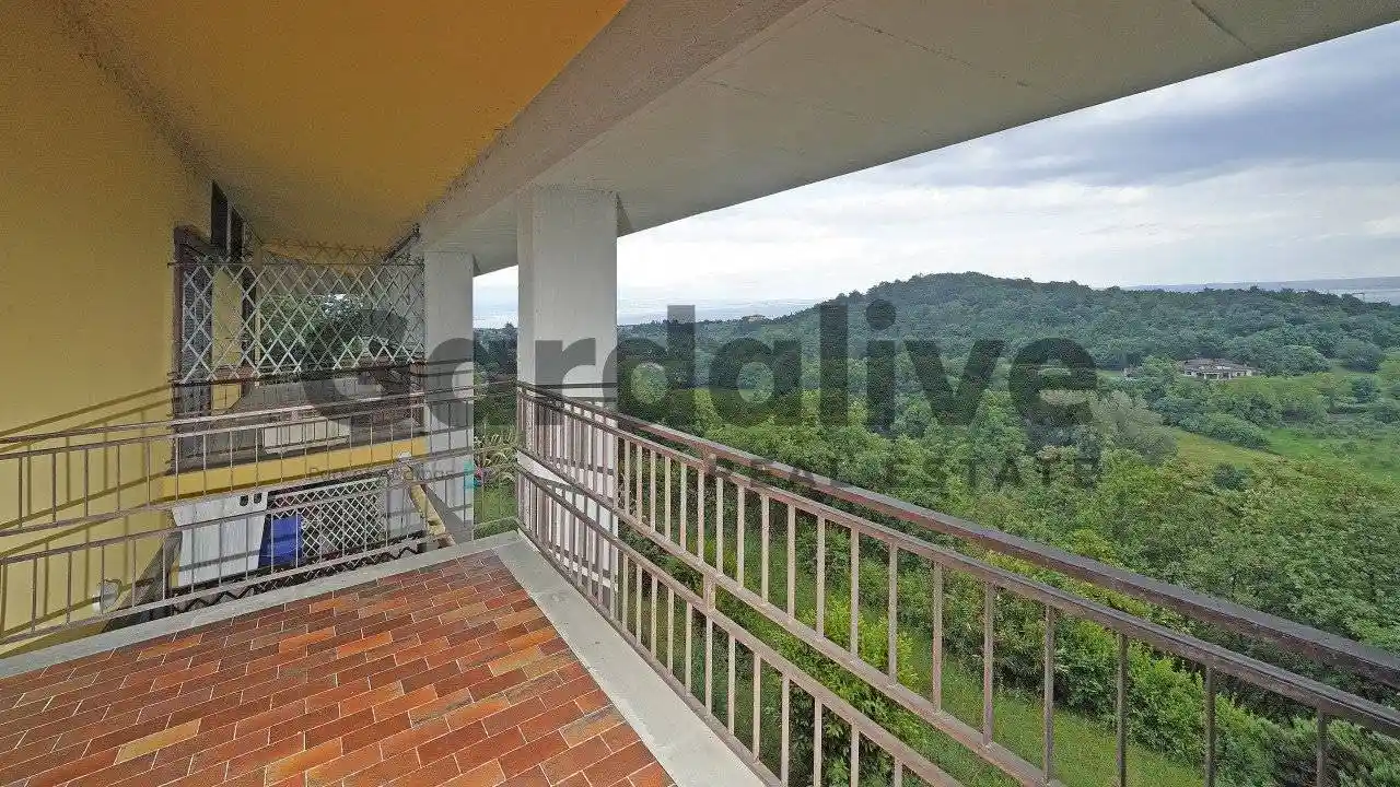 Appartamento in vendita a Soiano del Lago