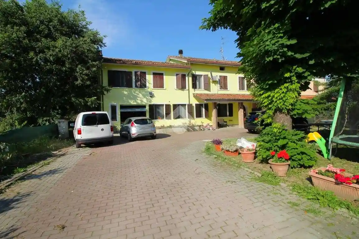 Casa indipendente in vendita a Campagnola Emilia