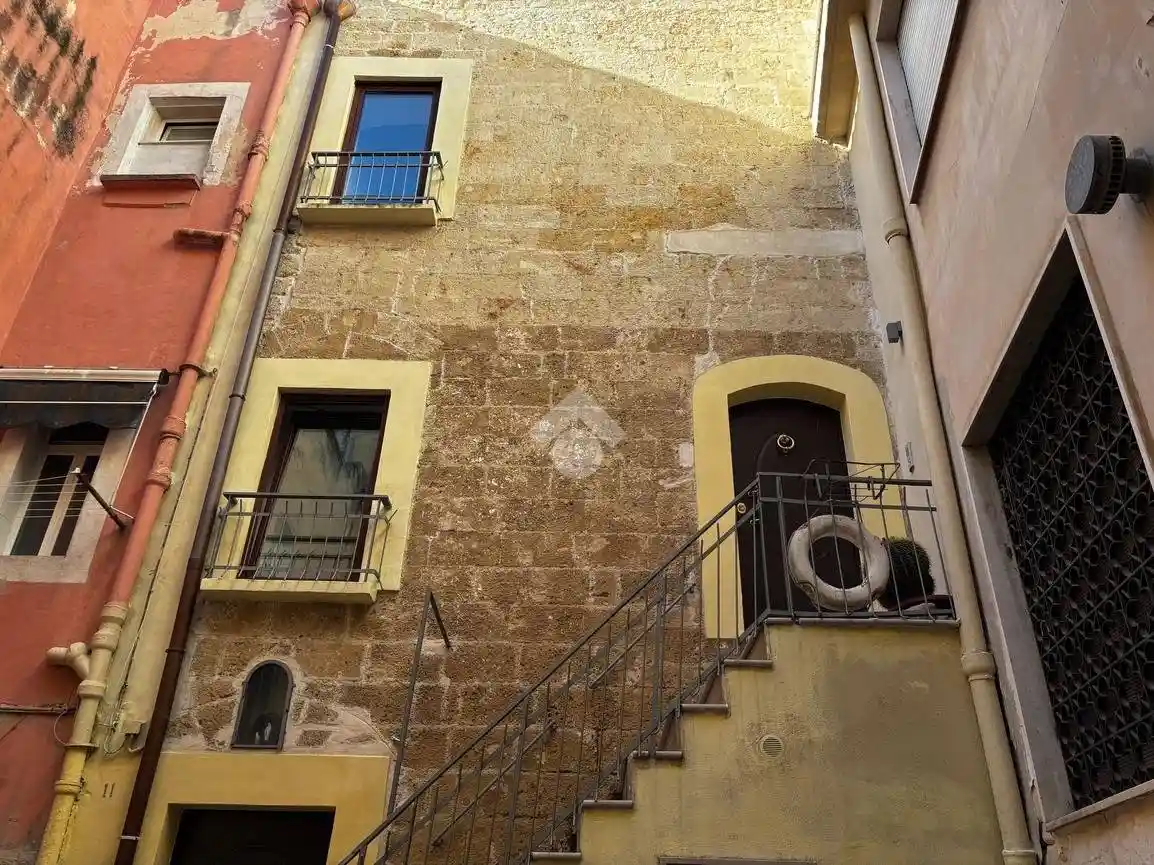Palazzo - Edificio in vendita a Bari