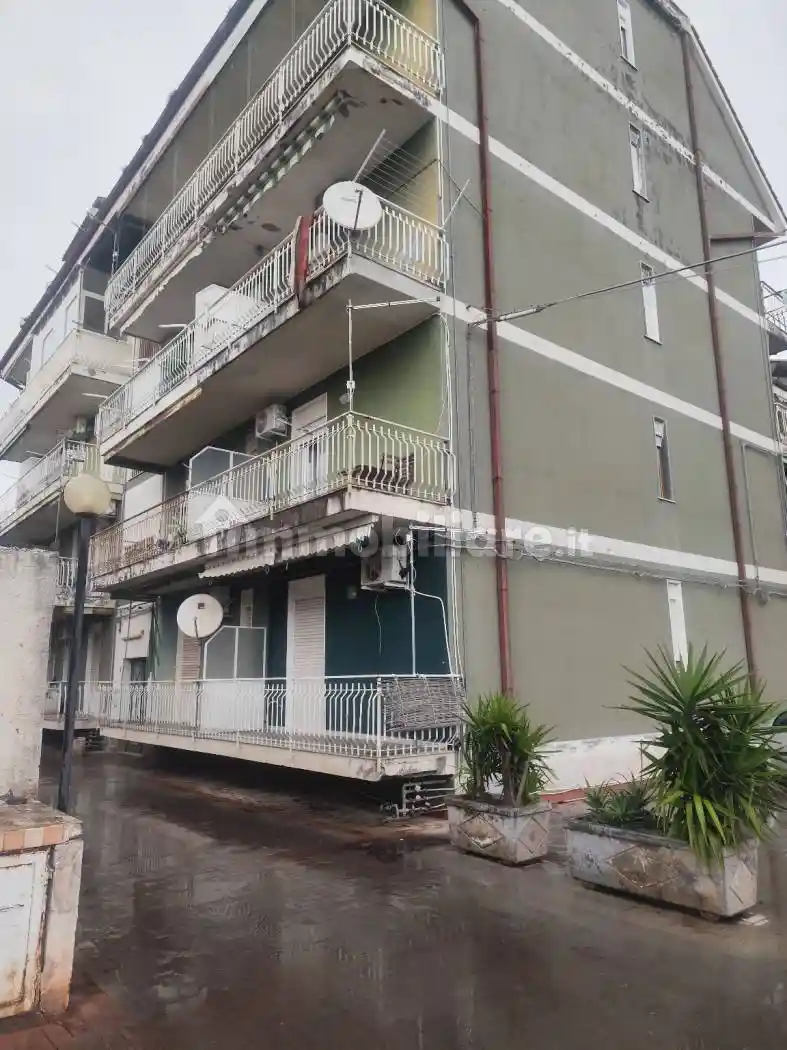 Palazzo - Edificio in vendita a Calatabiano