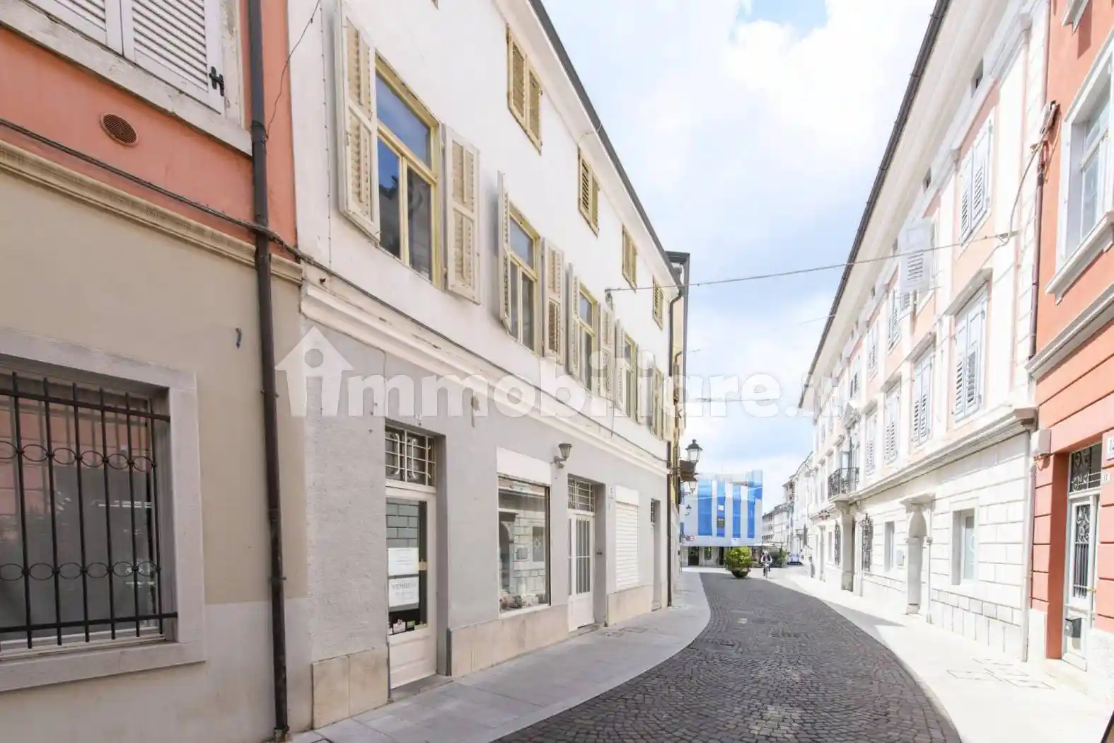 Palazzo - Edificio in vendita a Gorizia