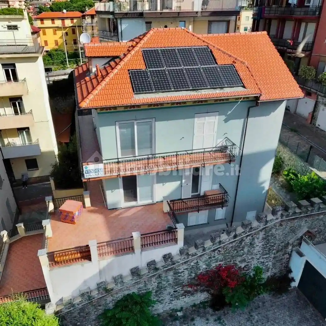 Appartamento in vendita a Celle Ligure
