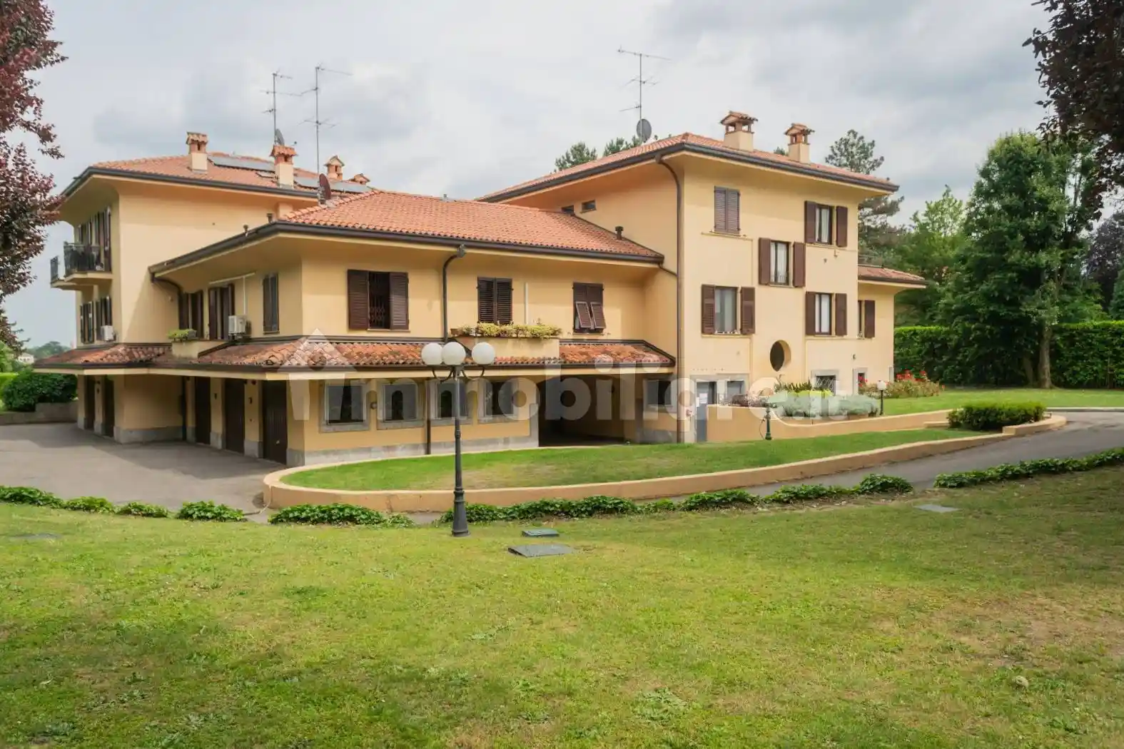 Appartamento in vendita a Verano Brianza