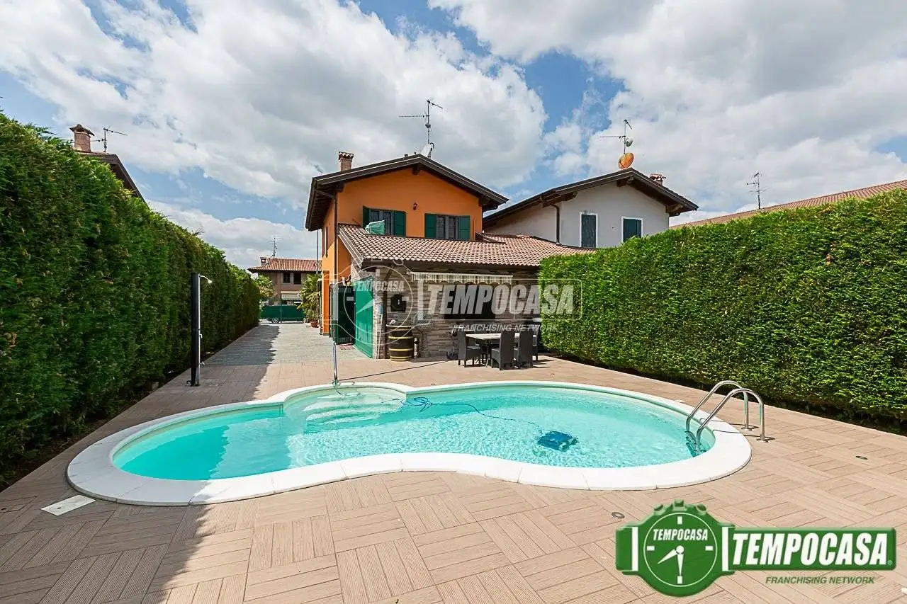 Villetta a schiera in vendita a Fiesco