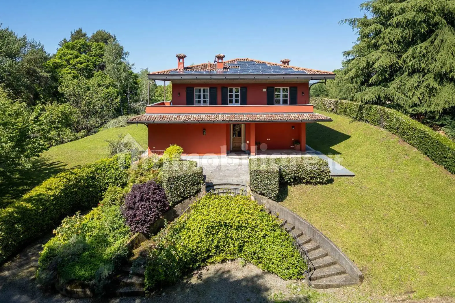 Villa in vendita a Oltrona di San Mamette