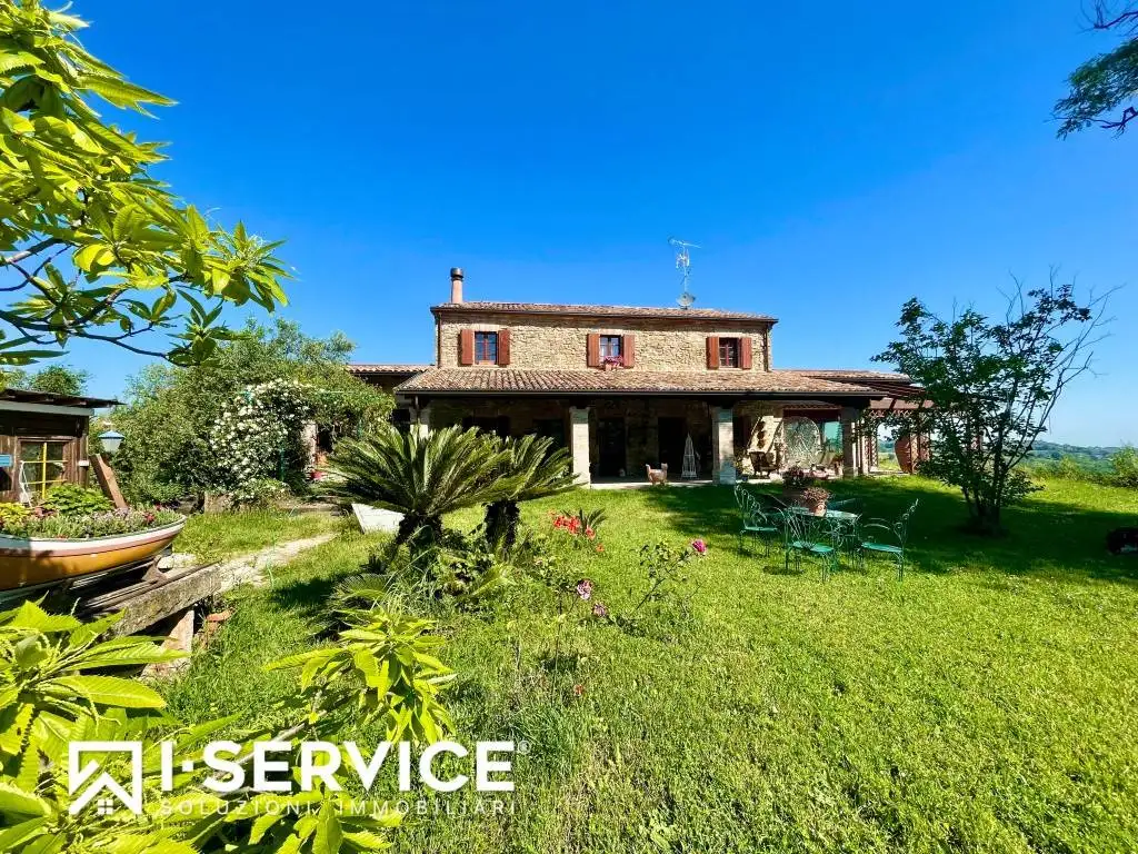 Rustico - Casale in vendita a Borghi