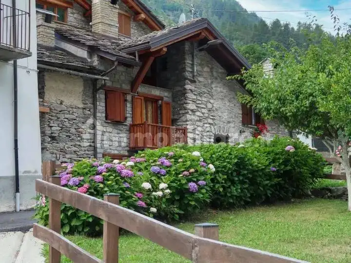 Casa indipendente in vendita a Noasca