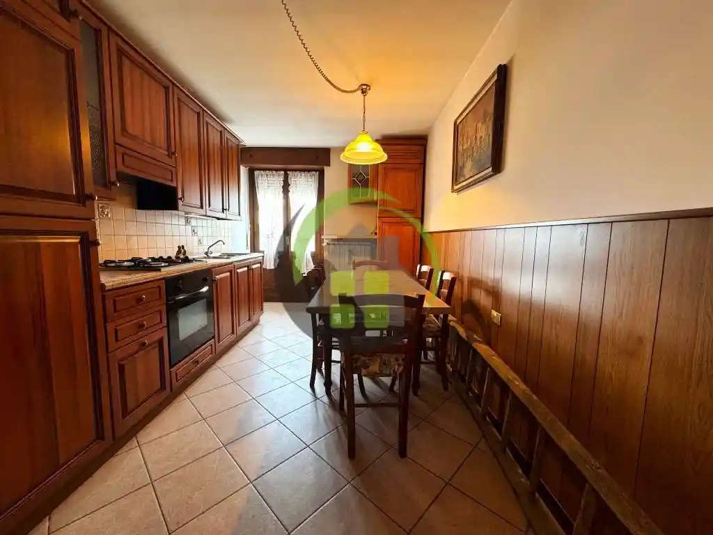 Casa indipendente in vendita a Gandino