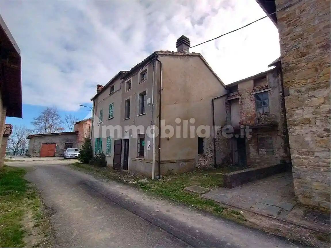 Casa indipendente in vendita a Gropparello