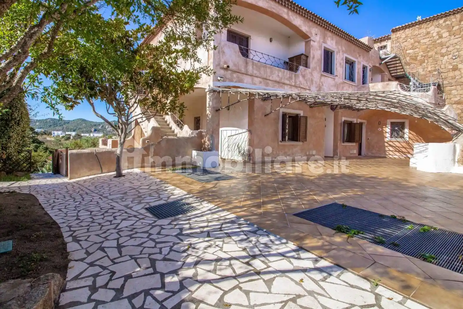 Appartamento in vendita a Arzachena