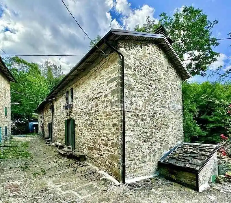 Casa indipendente in vendita a Alto Reno Terme