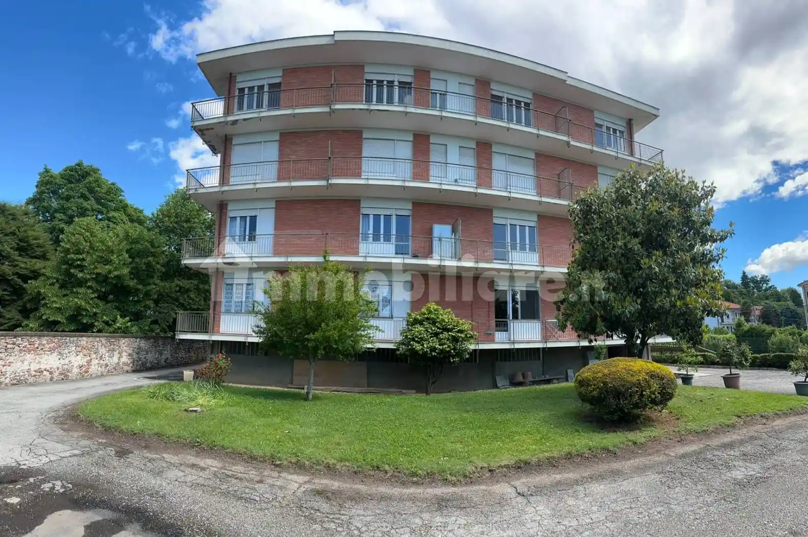 Palazzo - Edificio in vendita a Castellamonte