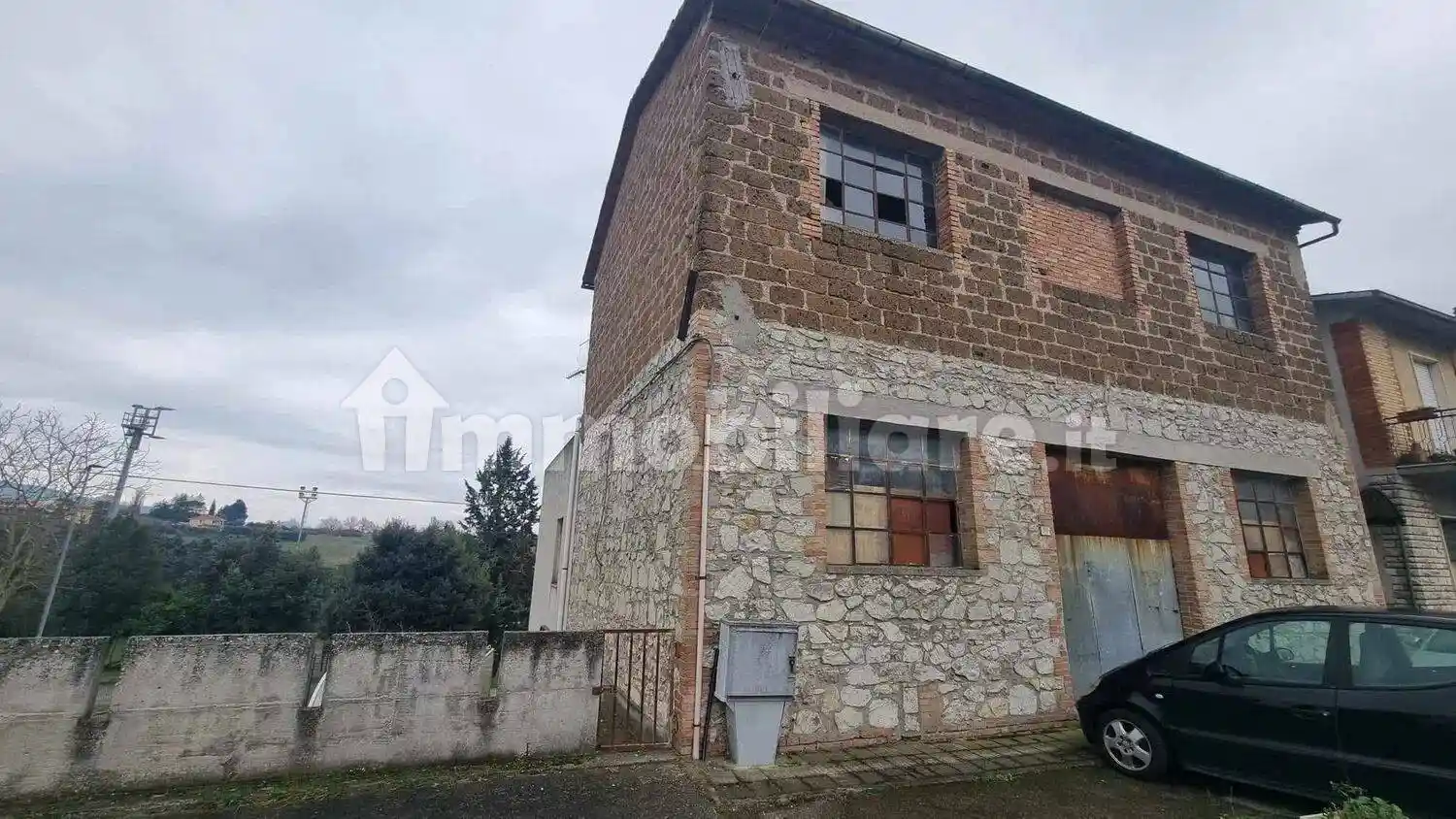 Palazzo - Edificio in vendita a Montecastrilli