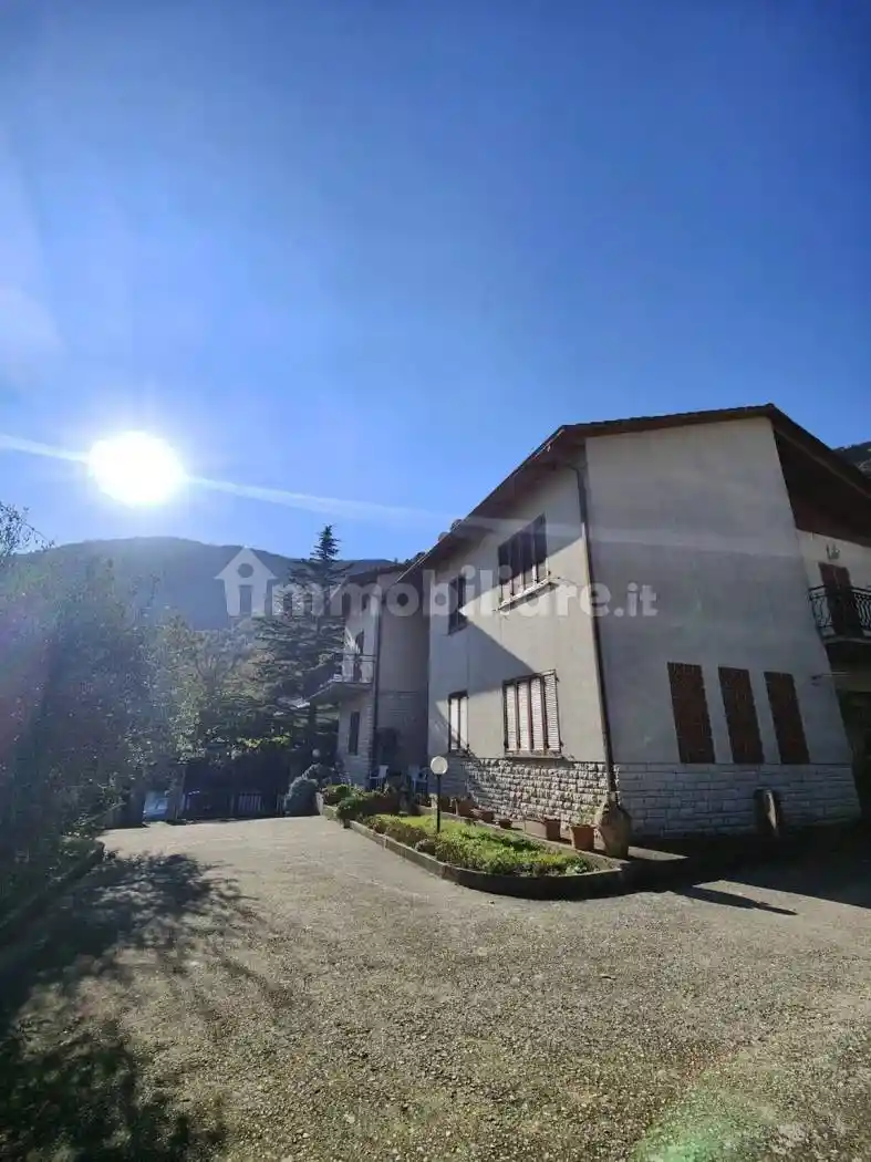 Villa in vendita a Stroncone