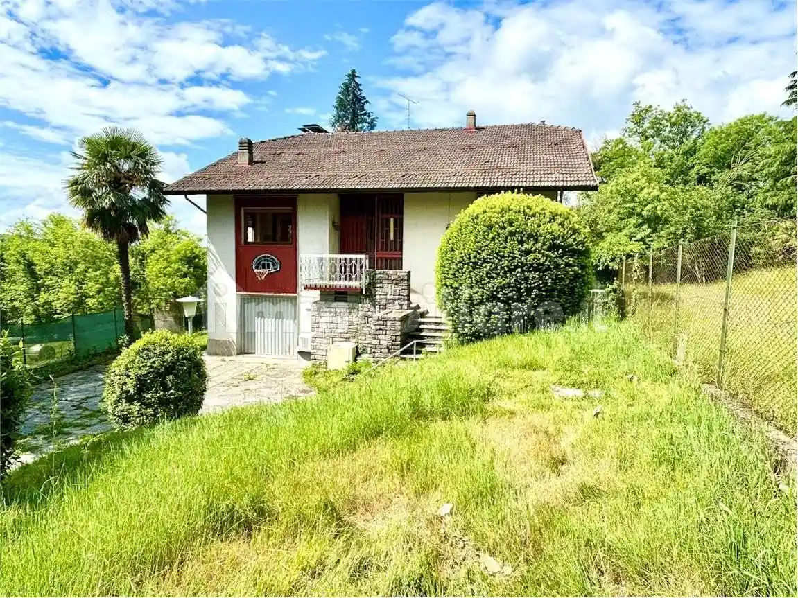 Villa in vendita a Casalzuigno