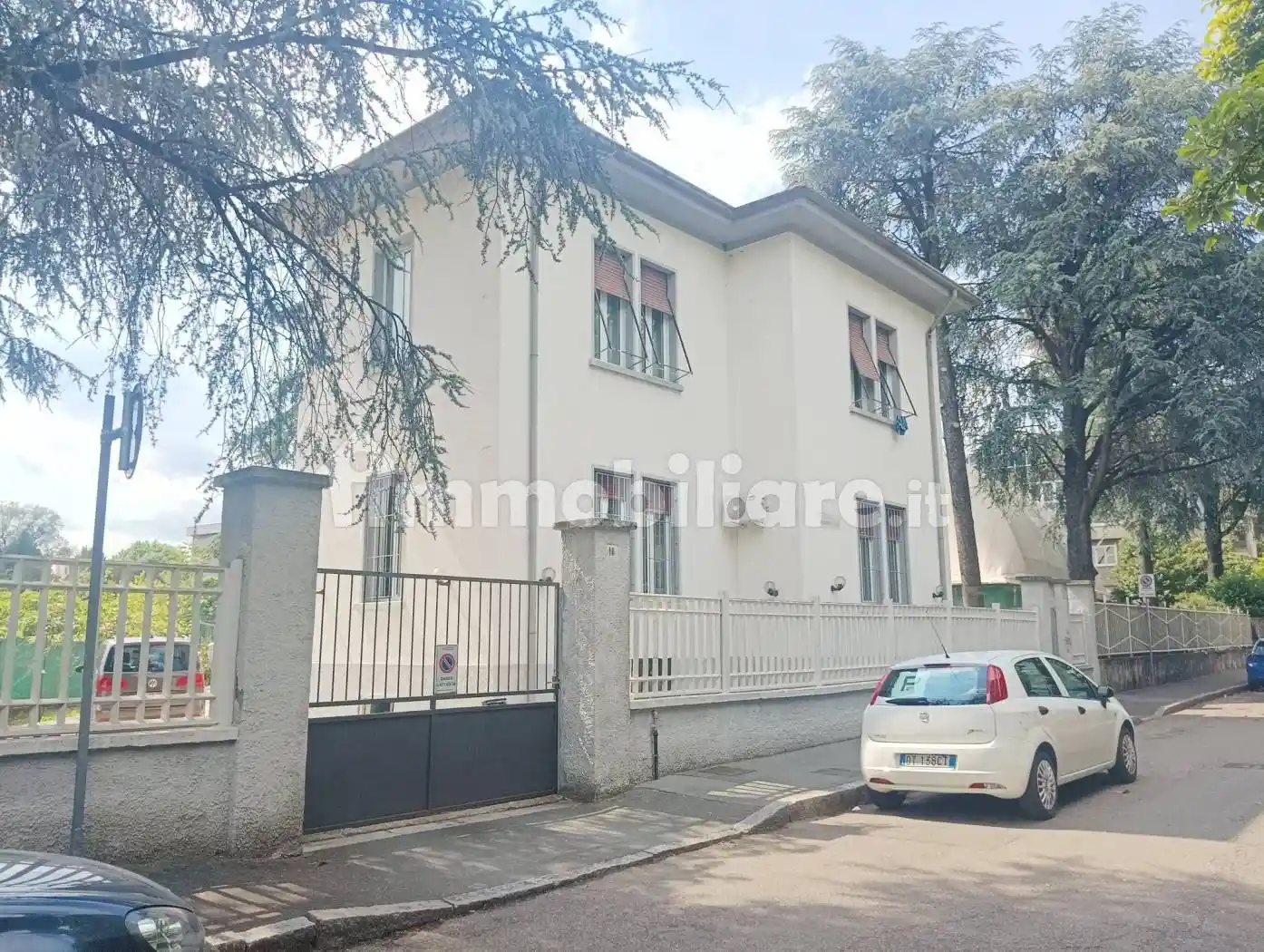 Villa in vendita a Legnano