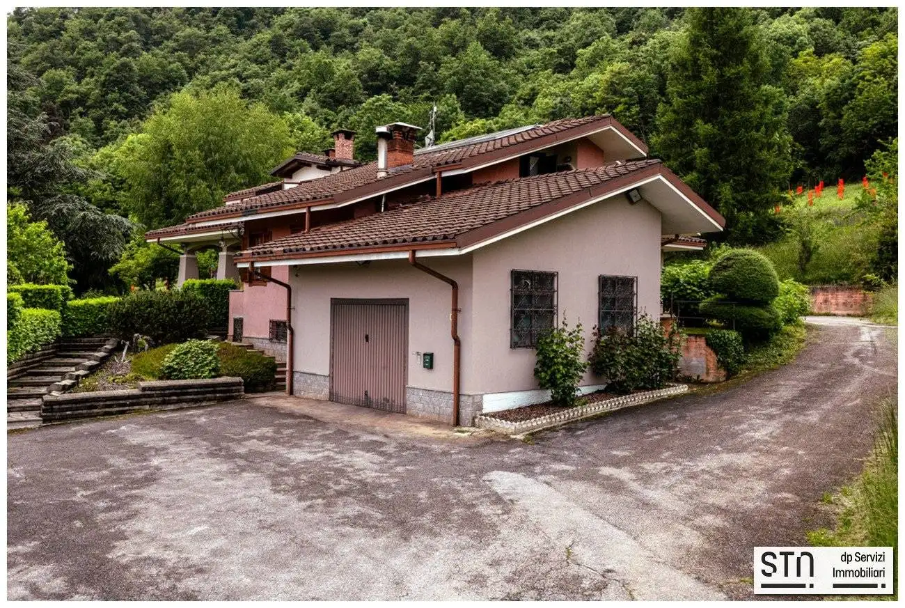 Villa in vendita a Valgrana