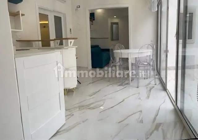 Appartamento in vendita a Napoli