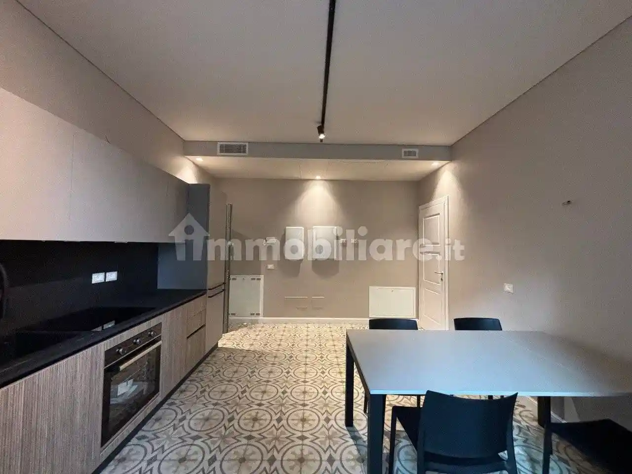 Trilocale via Ferruccio Ghinaglia 74, Piazza Castello, Cremona - foto 3