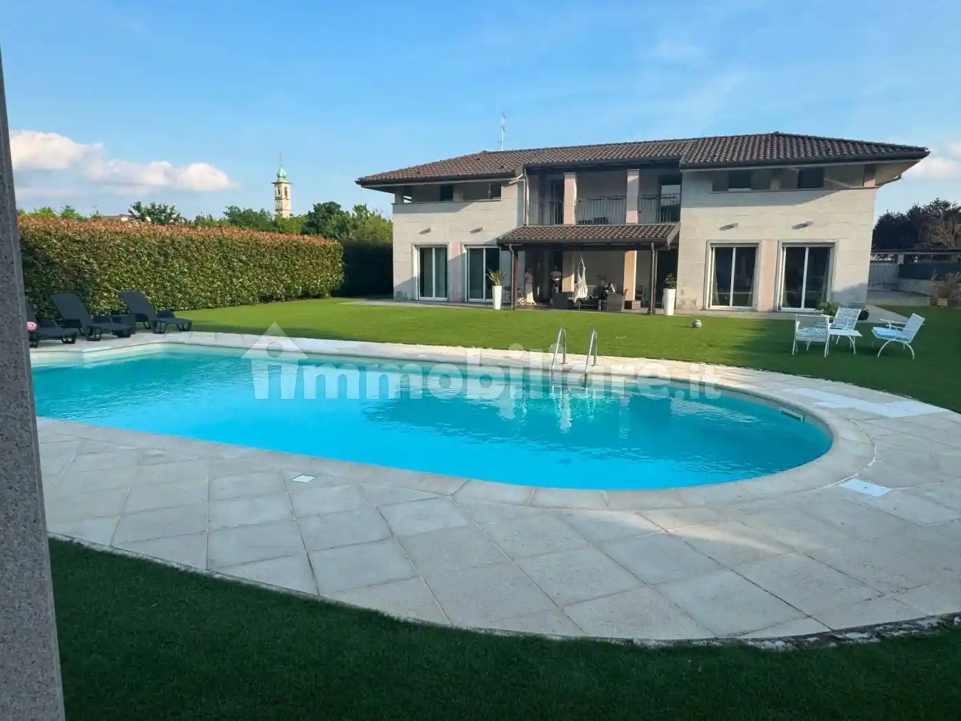 Villa in vendita a Oleggio