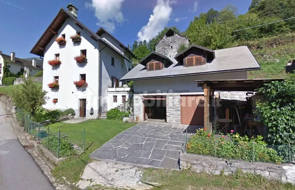 Casa indipendente in vendita a Premia