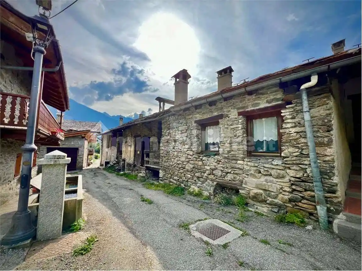 Casa indipendente in vendita a Aymavilles