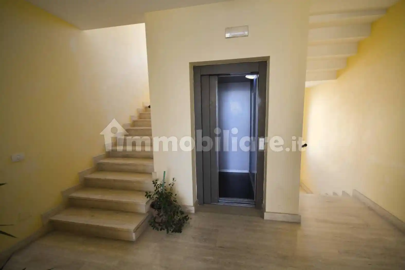 Appartamento viale Sandro Pertini, Centro, Vibo Valentia - foto 2