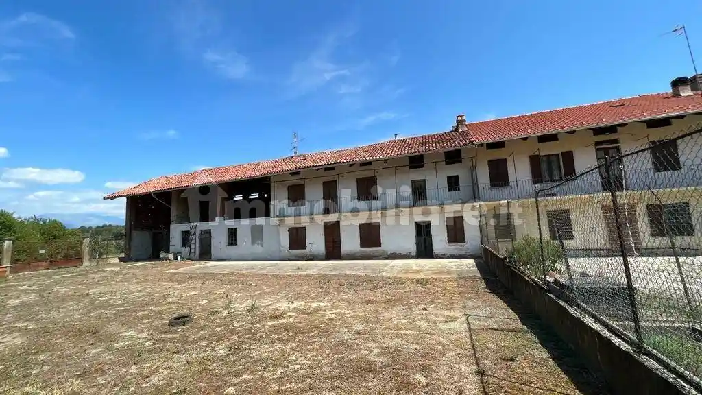 Rustico - Casale in vendita a Borgo d'Ale