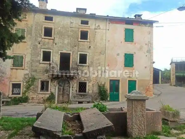 Rustico - Casale in vendita a Cerro Veronese