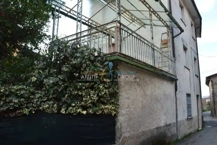 Casa indipendente in vendita a Montignoso