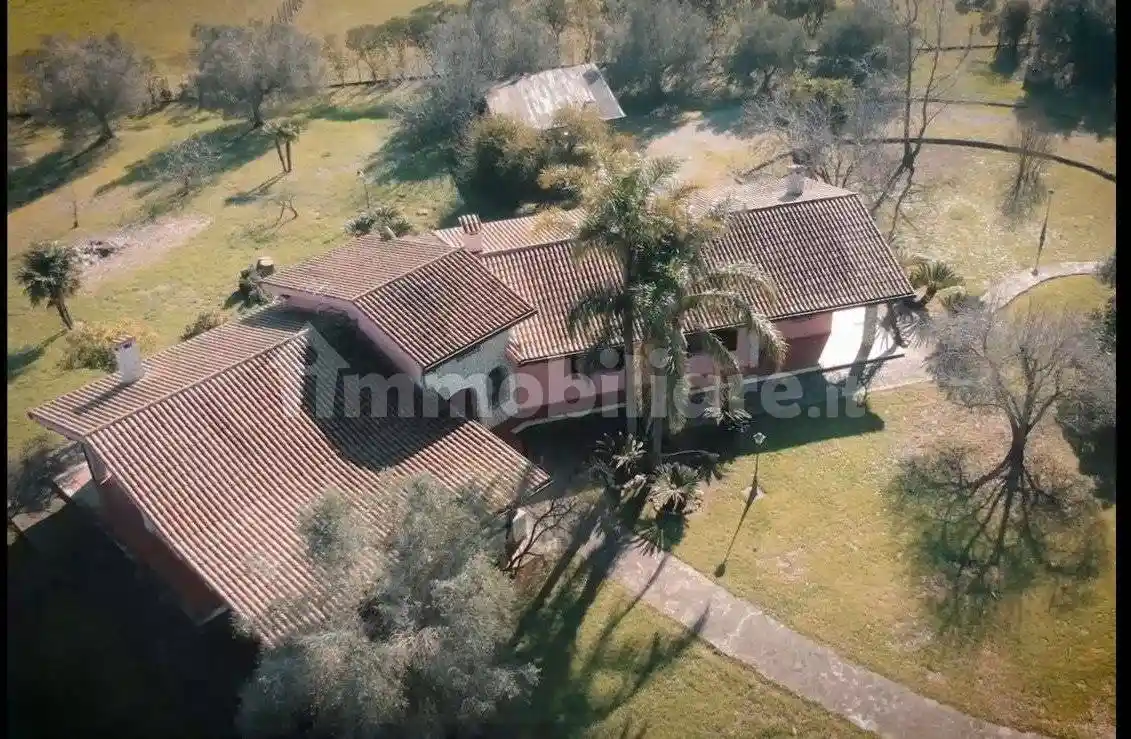 Villa in vendita a Latina