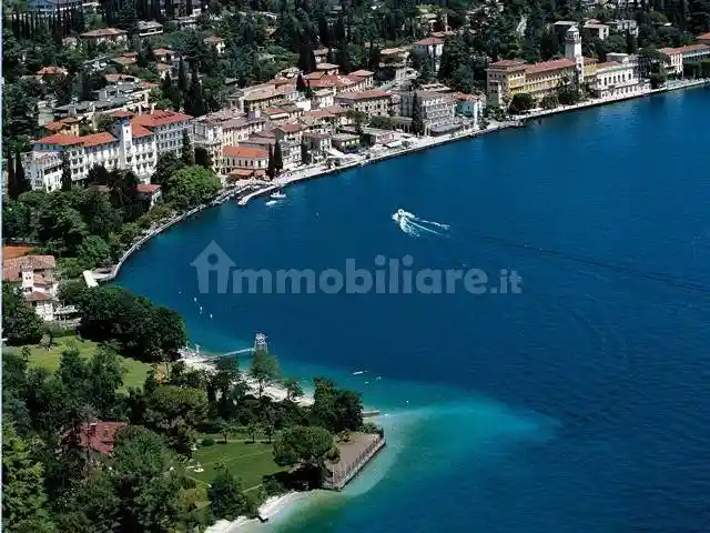 Palazzo - Edificio in vendita a Gardone Riviera