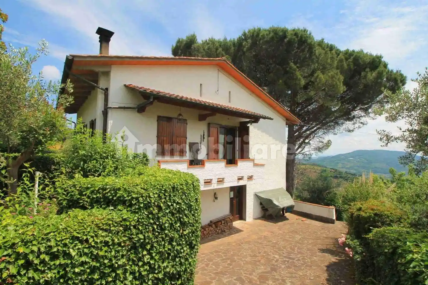 Villa in vendita a Montecatini-Terme