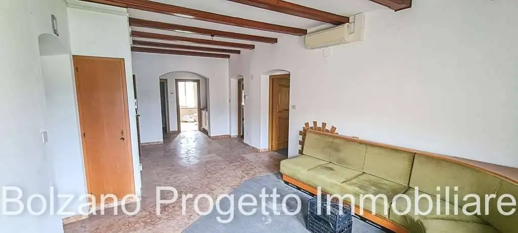 Appartamento in affitto a Ora