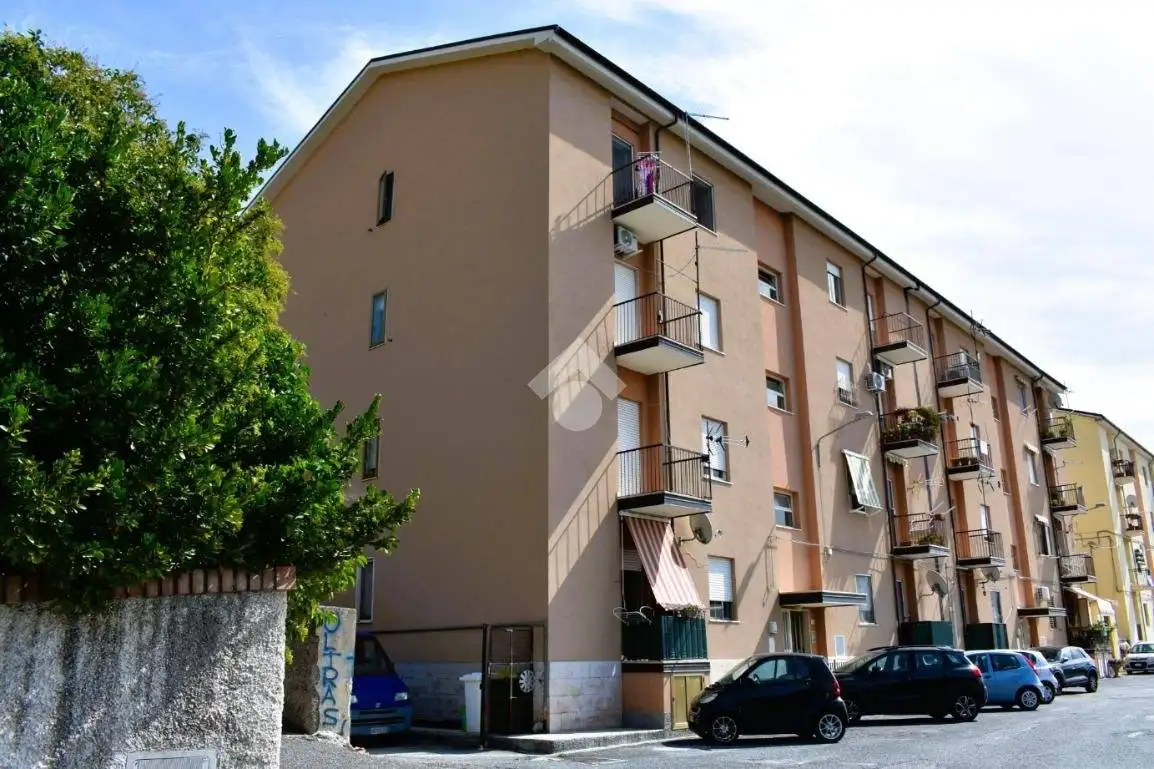 Appartamento in vendita a Paola