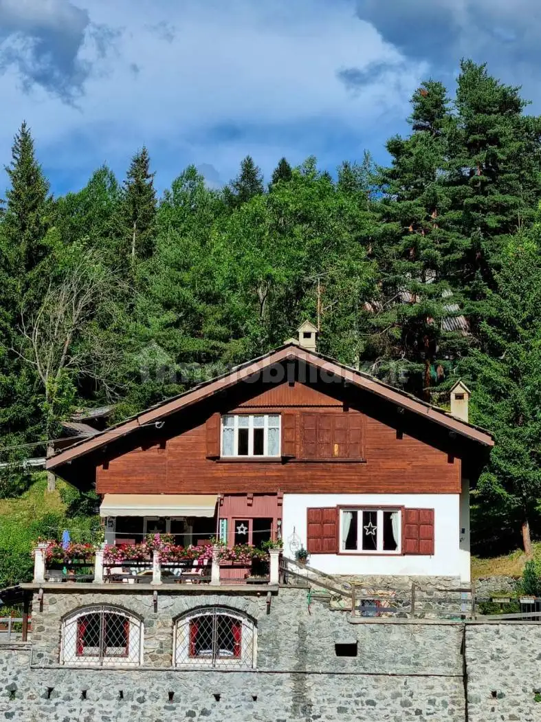 Bilocale viale 4 Novembre, Centro, Cesana Torinese - foto 2