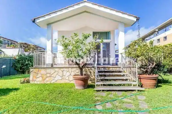 Villa in vendita a Fiumicino