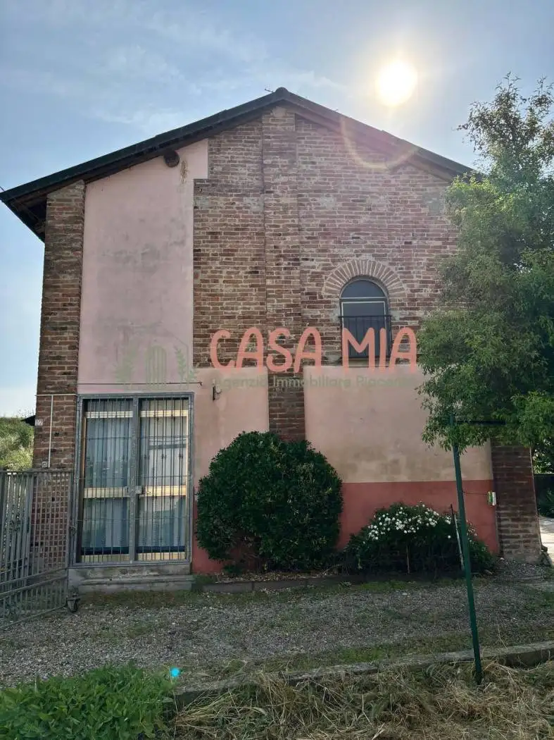 Casa indipendente in vendita a Calendasco