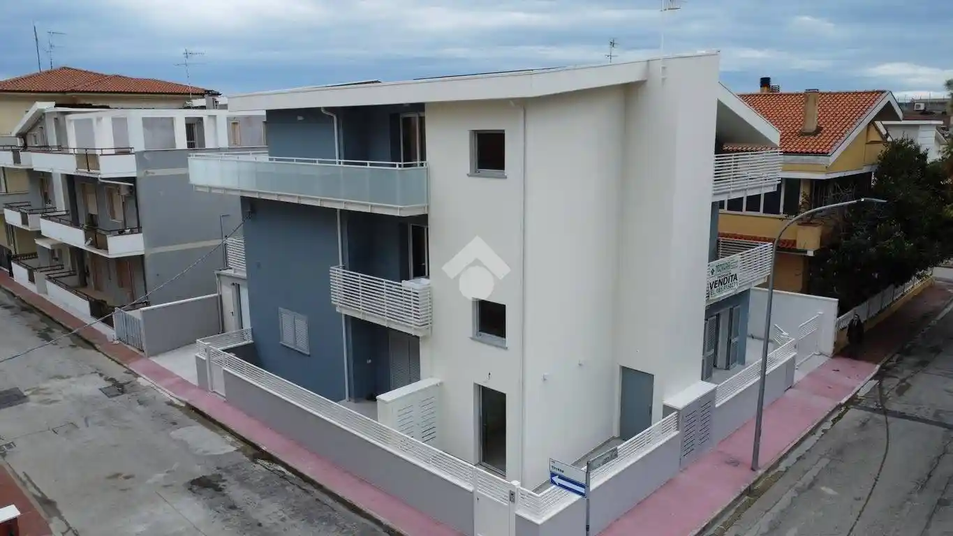 Trilocale via Tirreno 9, Centro, Roseto degli Abruzzi - foto 2