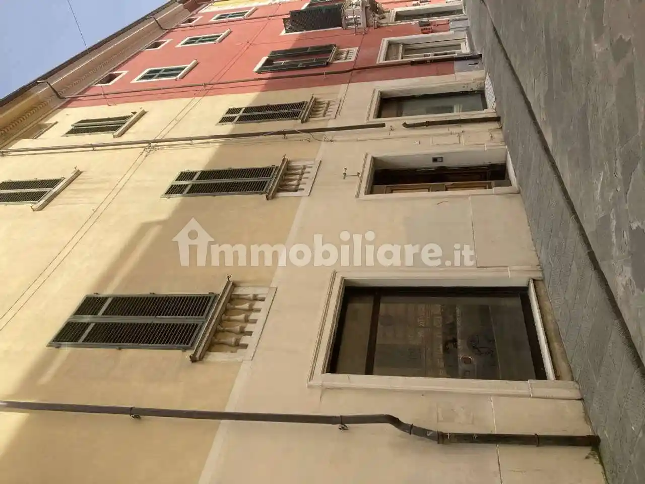 Palazzo - Edificio in vendita a Massa