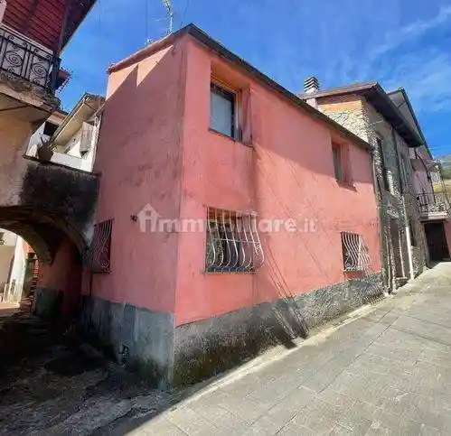 Villetta a schiera in vendita a Follo