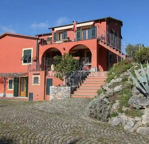 Villa in vendita a La Spezia