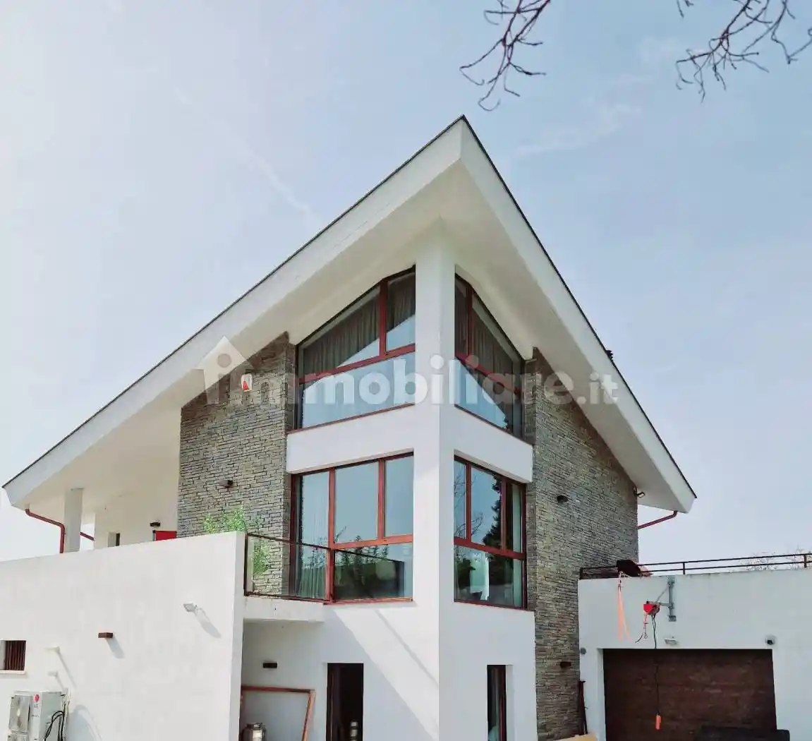 Villa in vendita a Campagnano di Roma