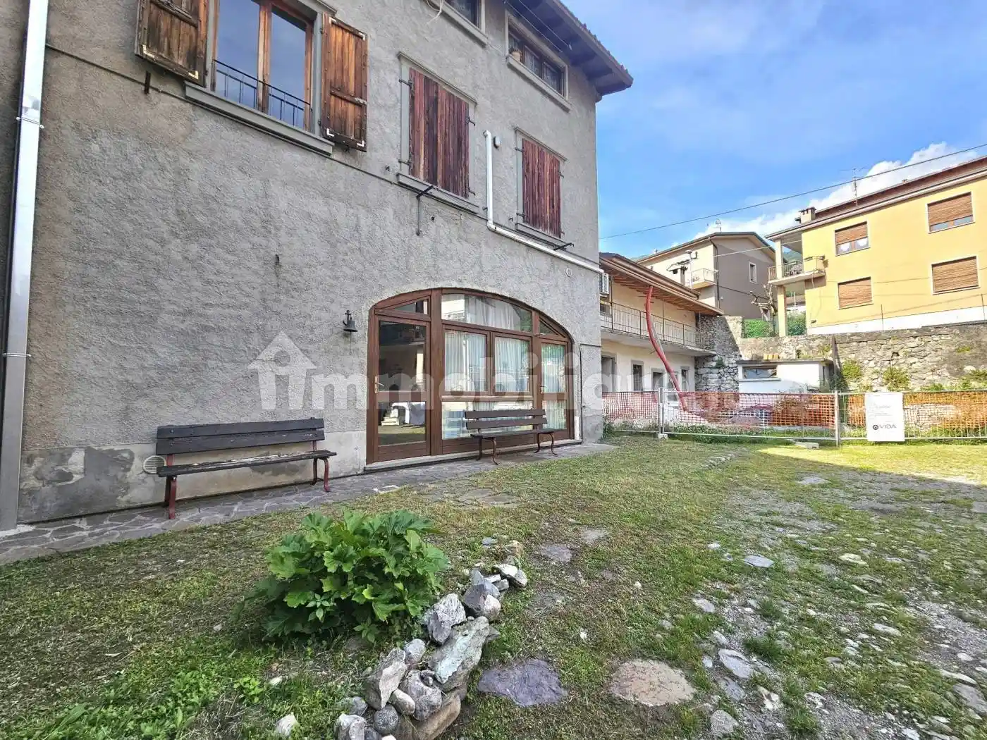 Appartamento in vendita a Sale Marasino