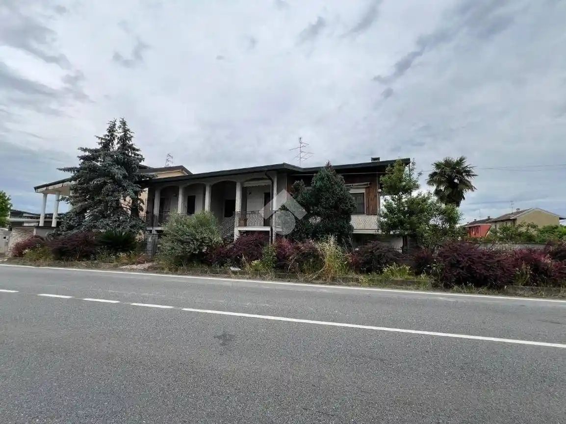 Villa in vendita a Vespolate