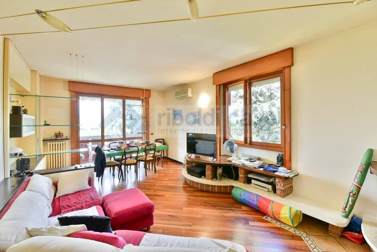 Appartamento in vendita a Biassono