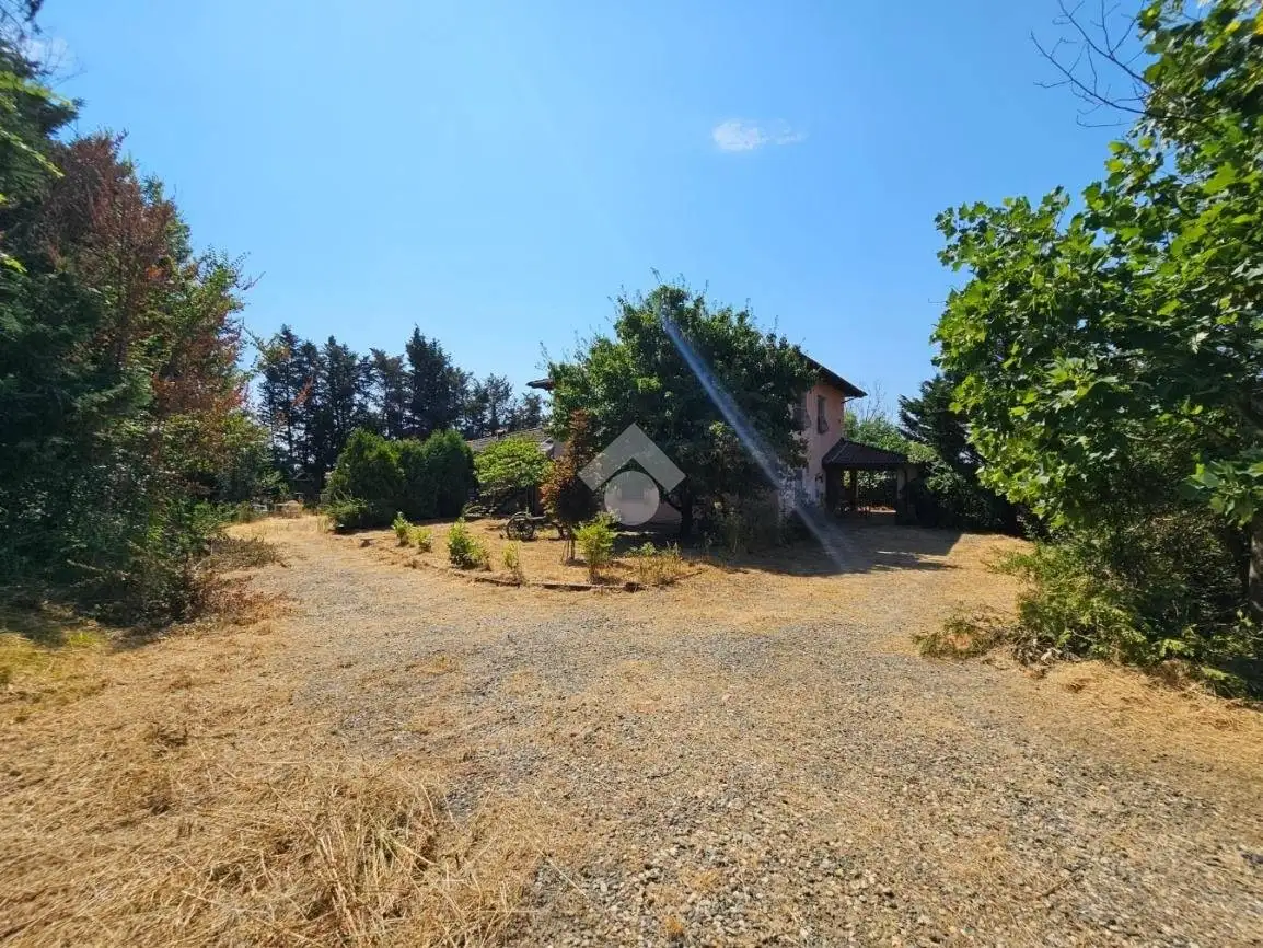 Villa in vendita a Castelnuovo Belbo