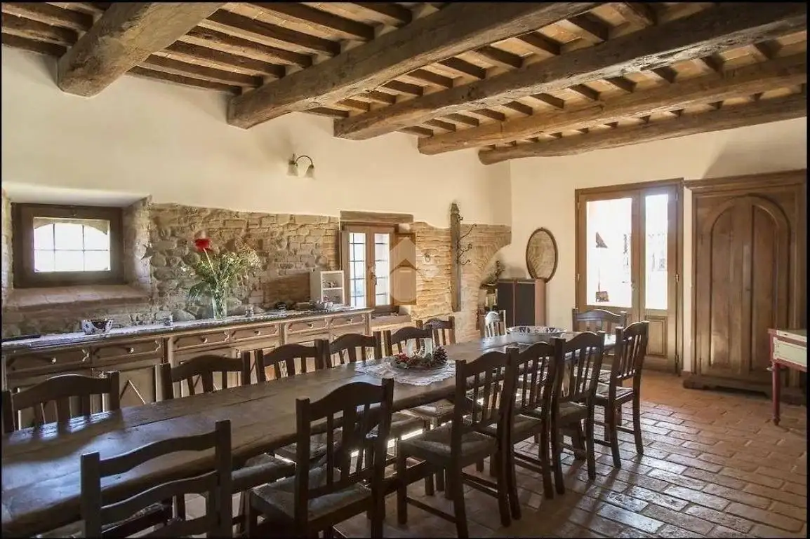 Palazzo - Edificio in affitto a Roncofreddo