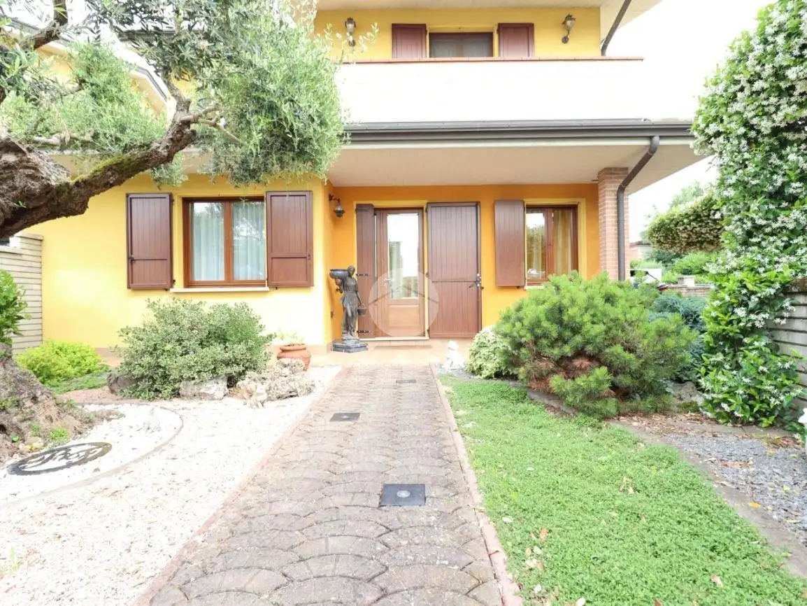 Villa in vendita a San Giorgio Bigarello